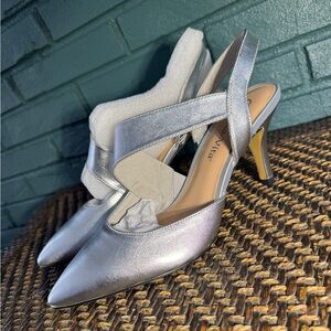 Bella Vita Women's Silver Leather Arabella Pumps